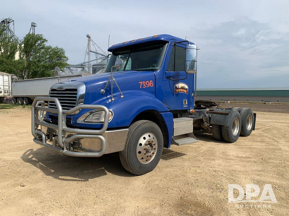 Image of Freightliner Columbia Primary image