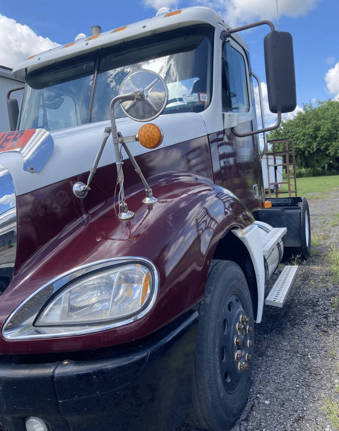 Main image Freightliner Columbia