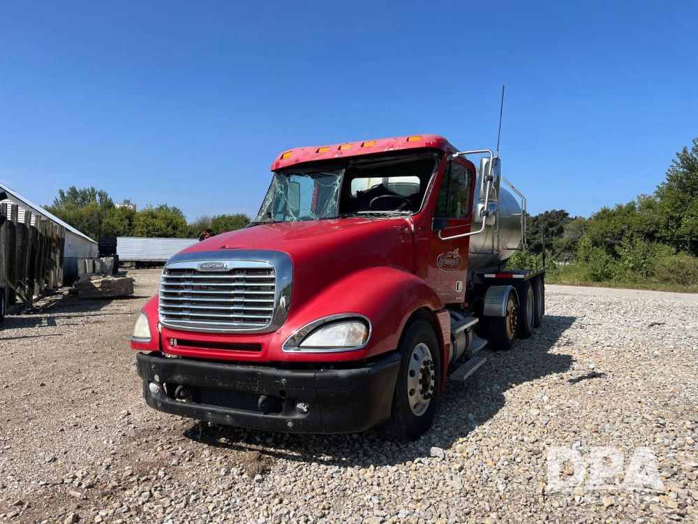 2007 Freightliner Columbia Equipment Image0
