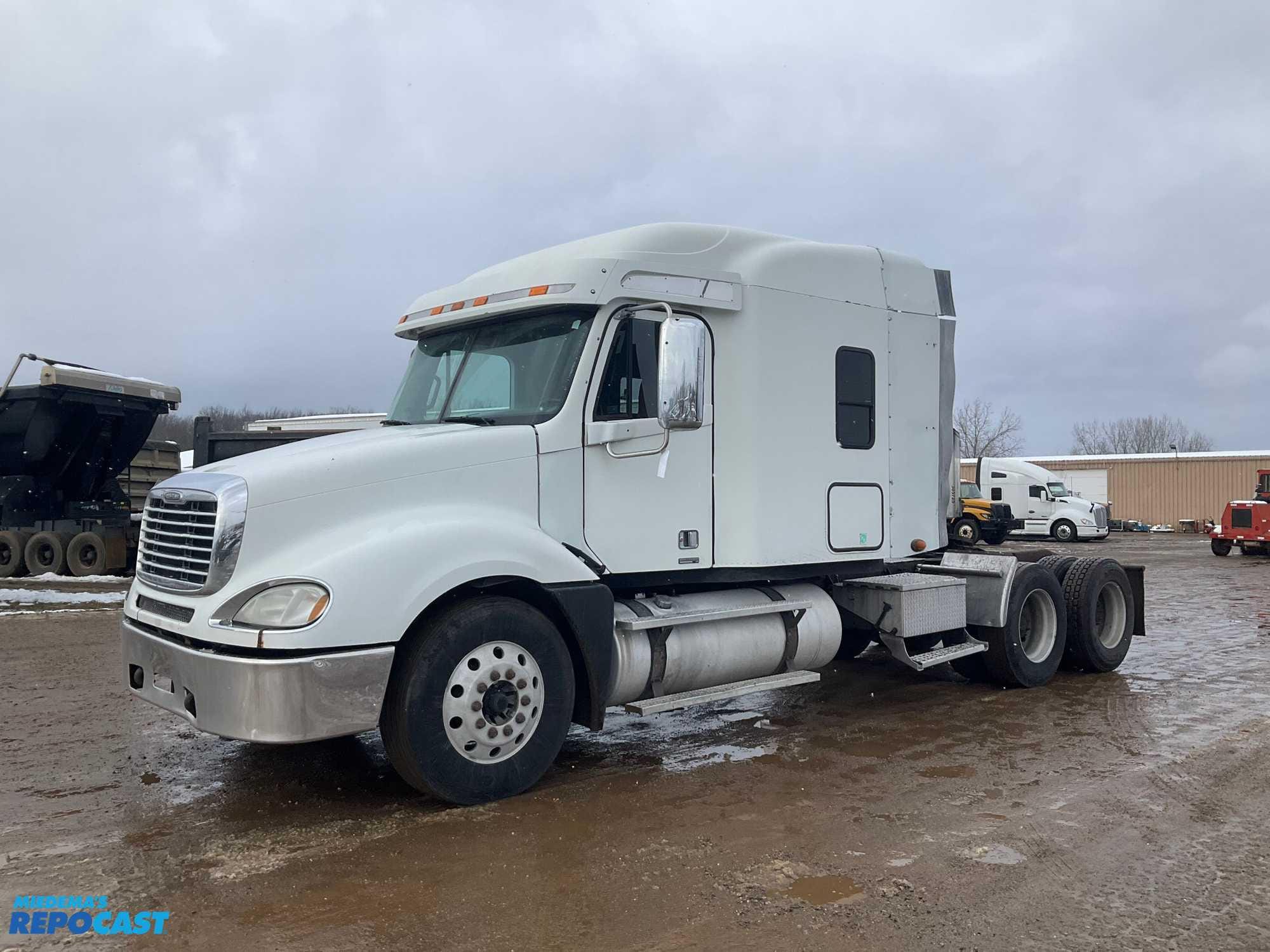 Main image Freightliner Columbia
