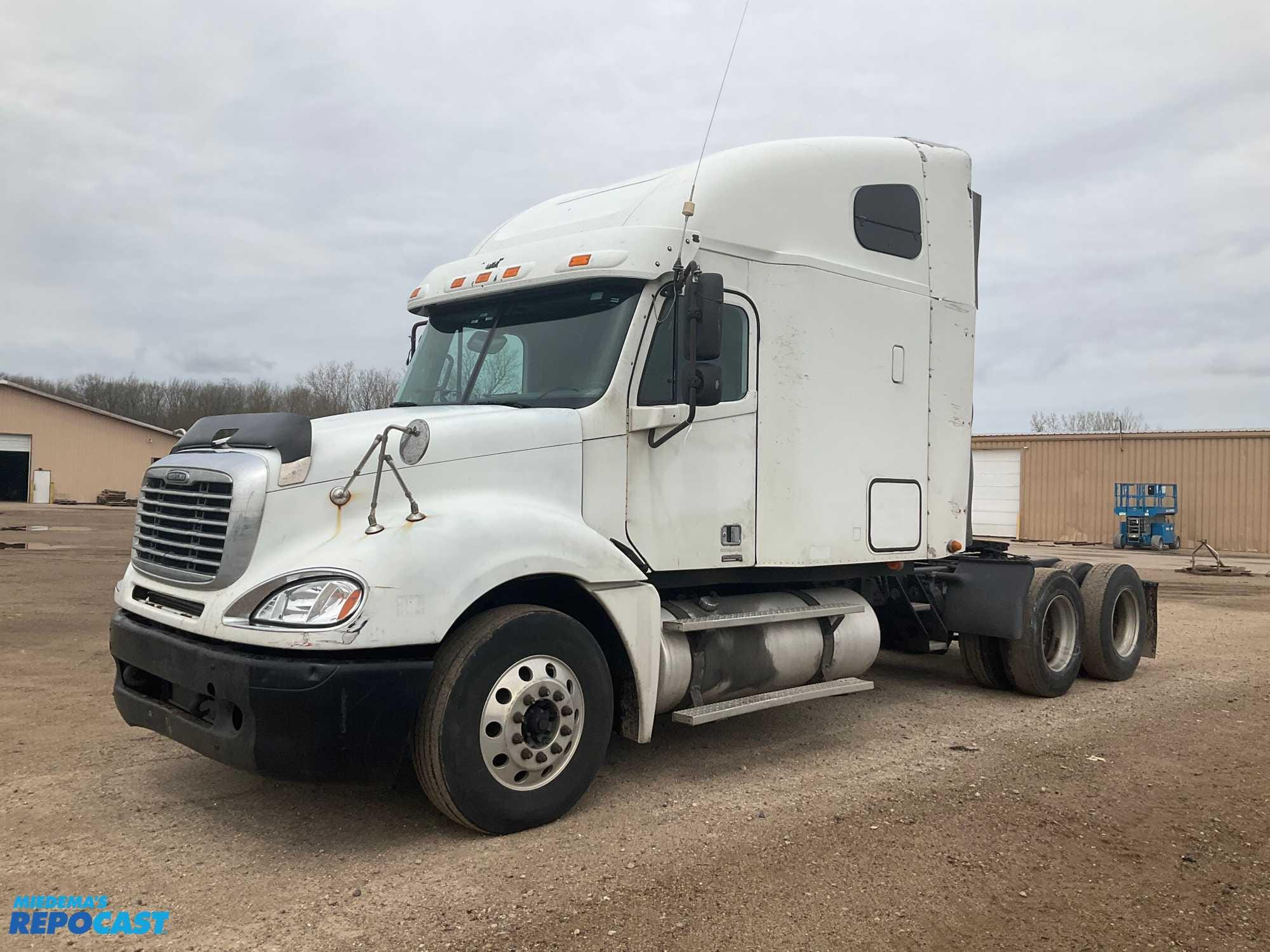 Main image Freightliner Columbia