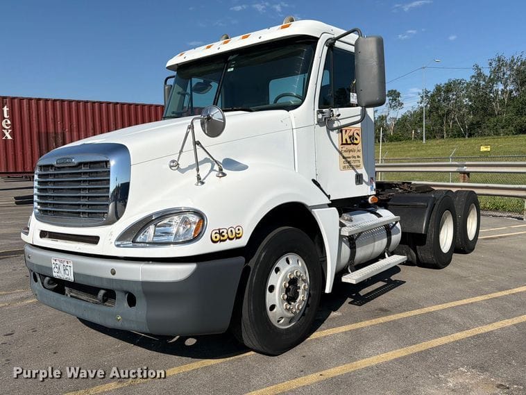2007 Freightliner Columbia Equipment Image0