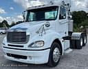 2007 Freightliner Columbia Image