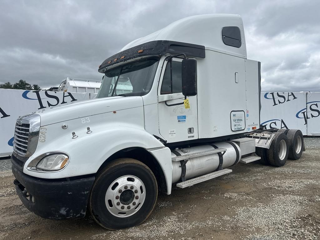 Image of Freightliner Columbia Primary image