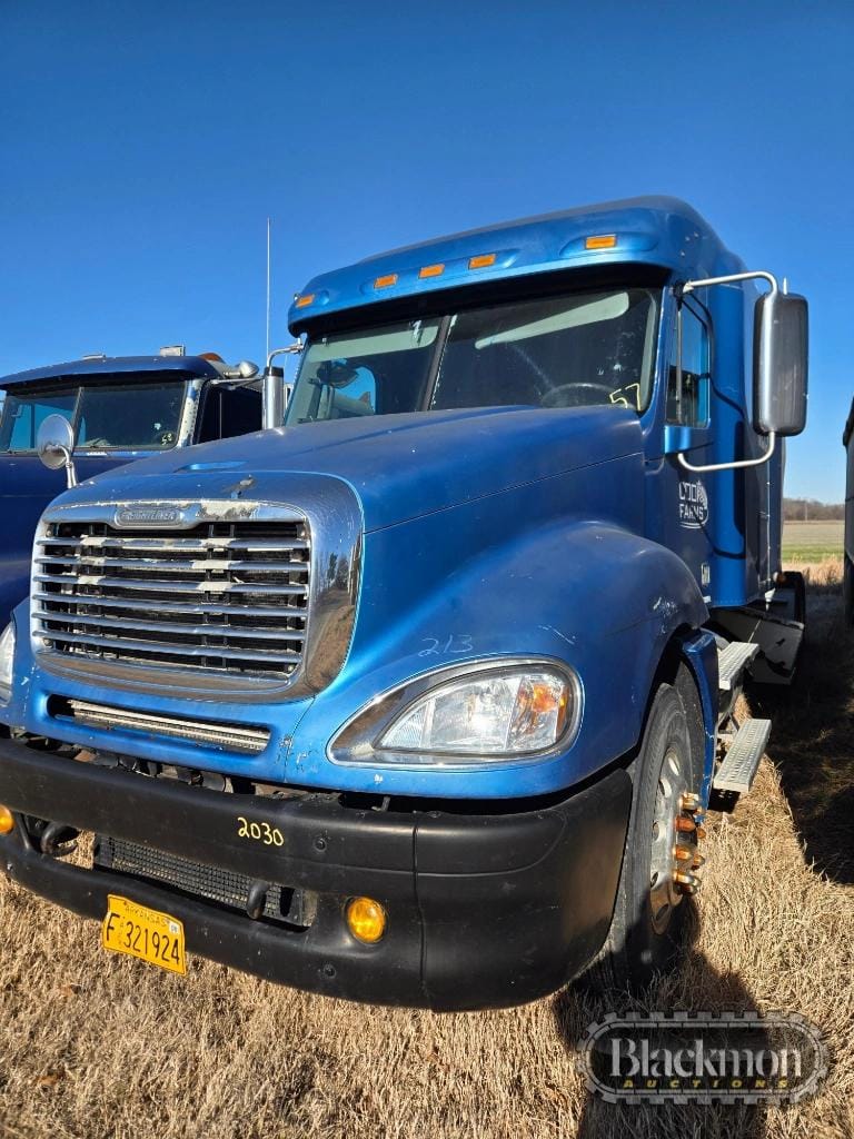 2007 Freightliner Columbia Equipment Image0