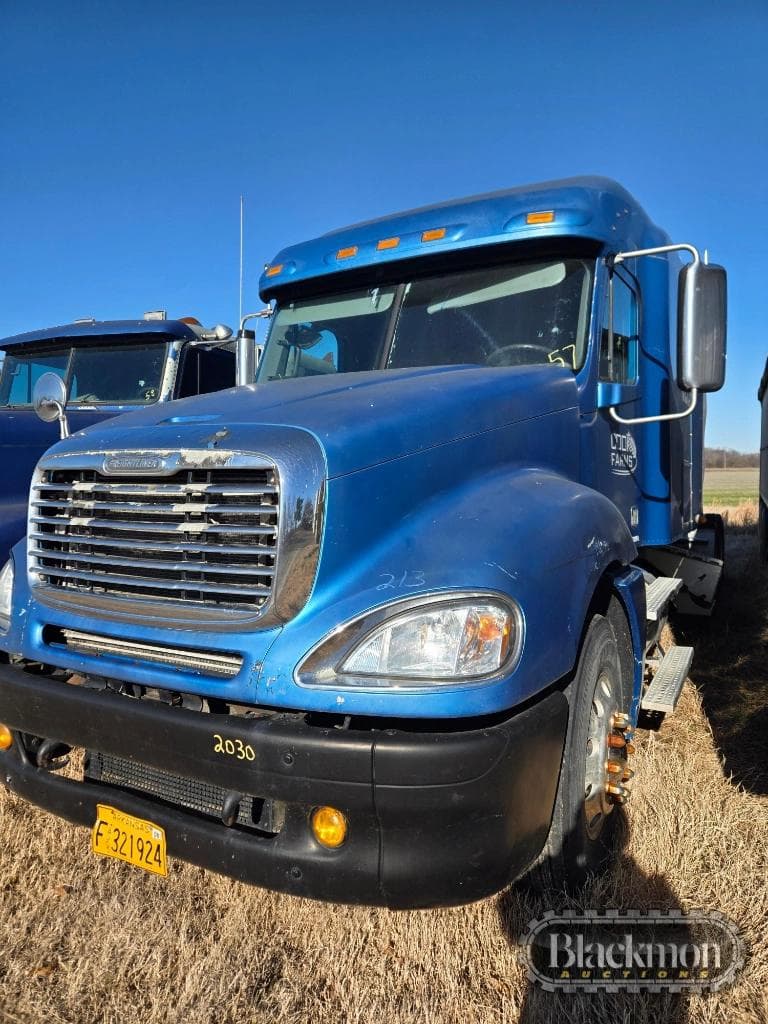 Image of Freightliner Columbia Primary image