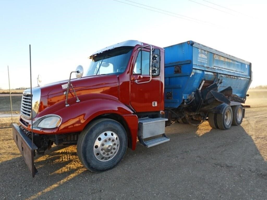 2007 Freightliner Columbia Equipment Image0