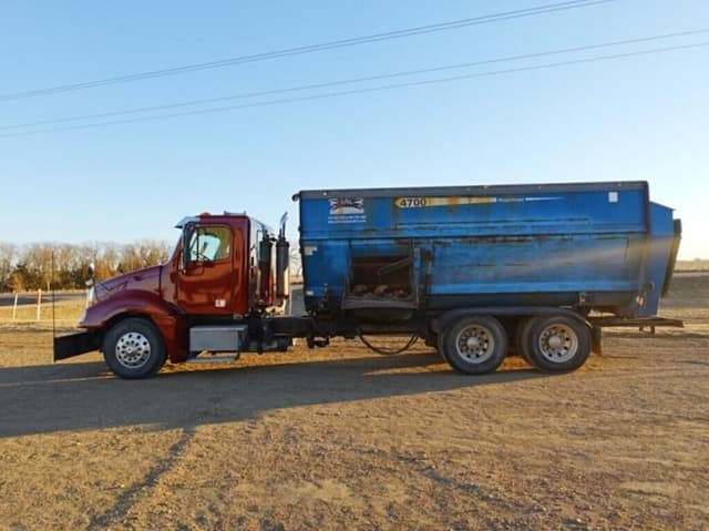 Image of Freightliner Columbia equipment image 4
