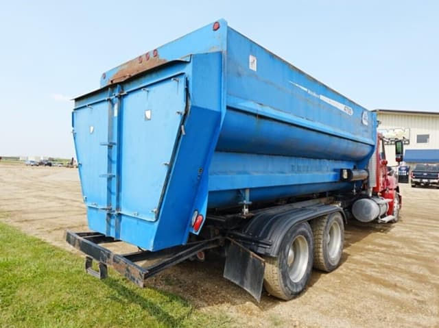 Image of Freightliner Columbia equipment image 3