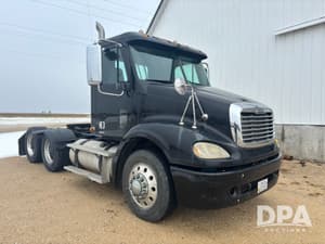 2007 Freightliner Columbia Image