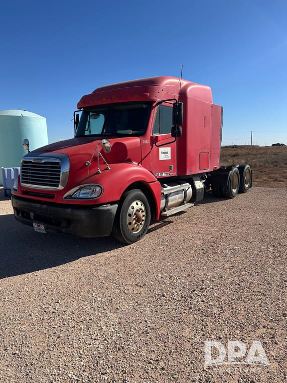 2007 Freightliner Columbia Equipment Image0