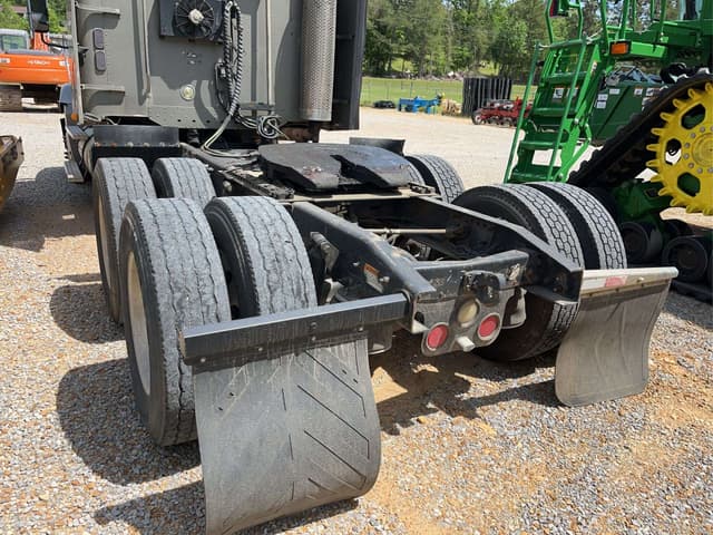 Image of Freightliner CST120 equipment image 4