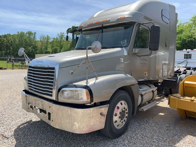 Image of Freightliner CST120 equipment image 1