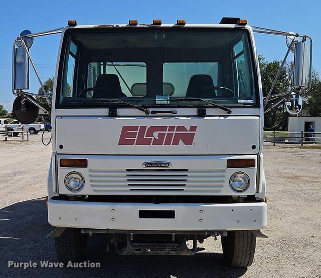 Image of Freightliner FC80 equipment image 1