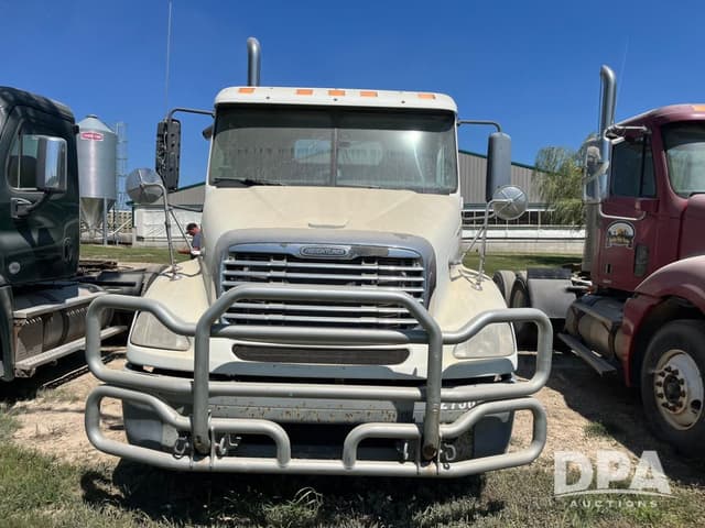 Image of Freightliner FD112 equipment image 1