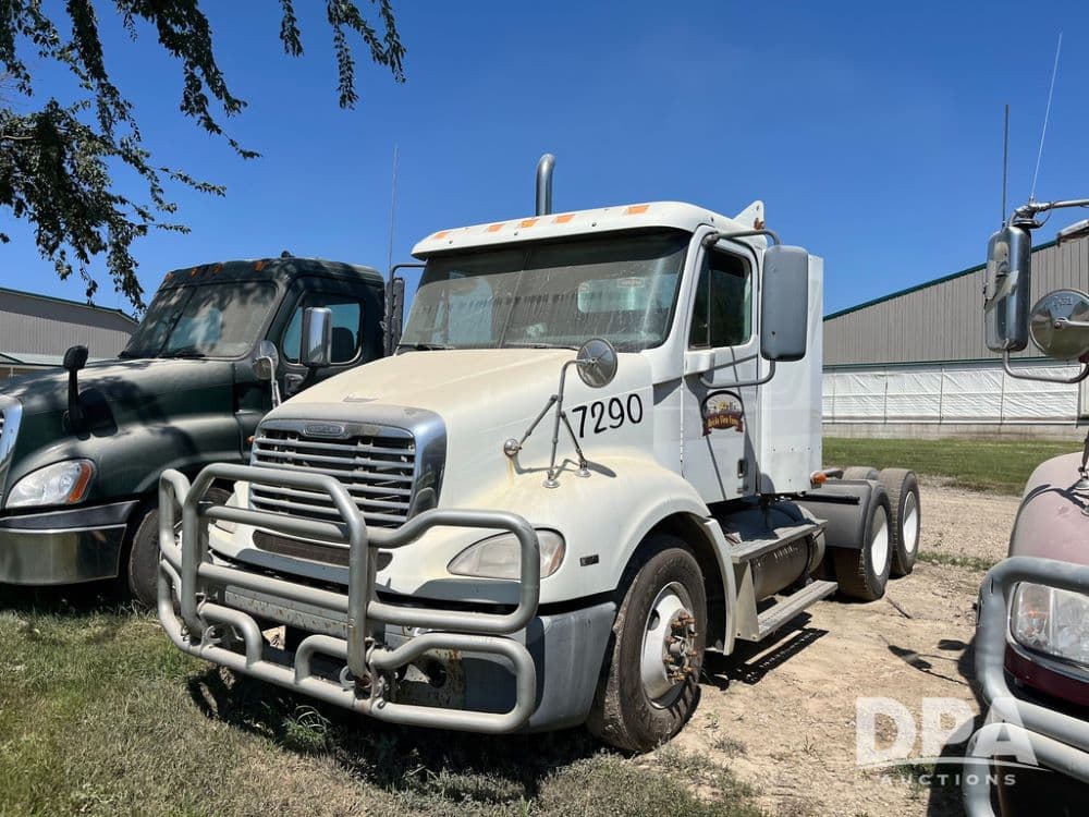 Image of Freightliner FD112 Primary image