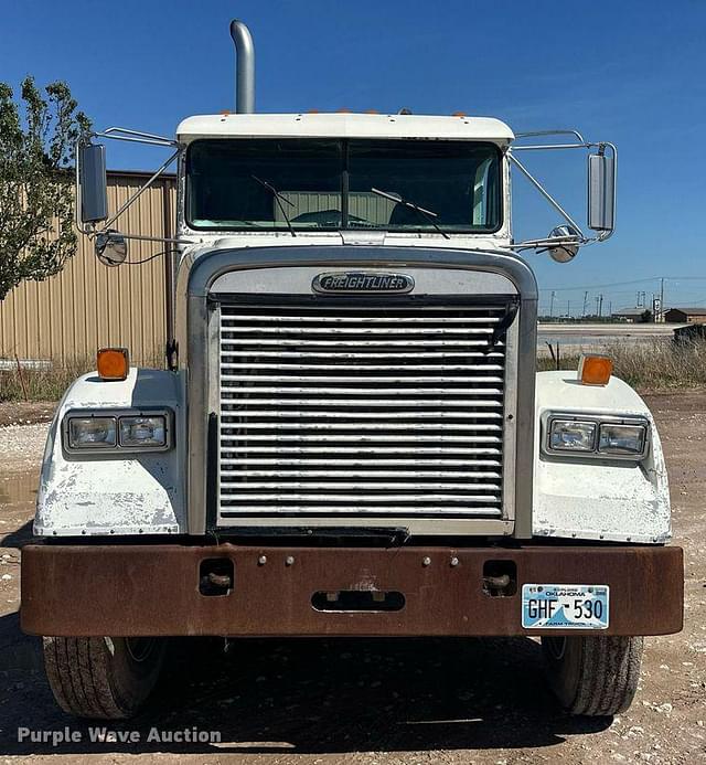 Image of Freightliner FLD120 equipment image 1