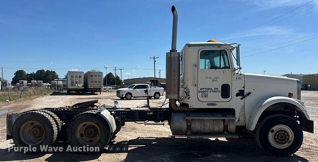 Image of Freightliner FLD120 equipment image 3