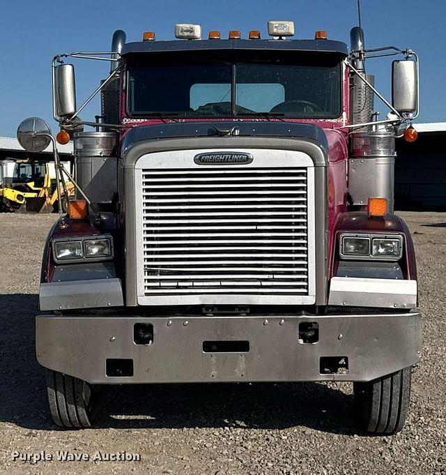 Image of Freightliner FLD120 equipment image 1