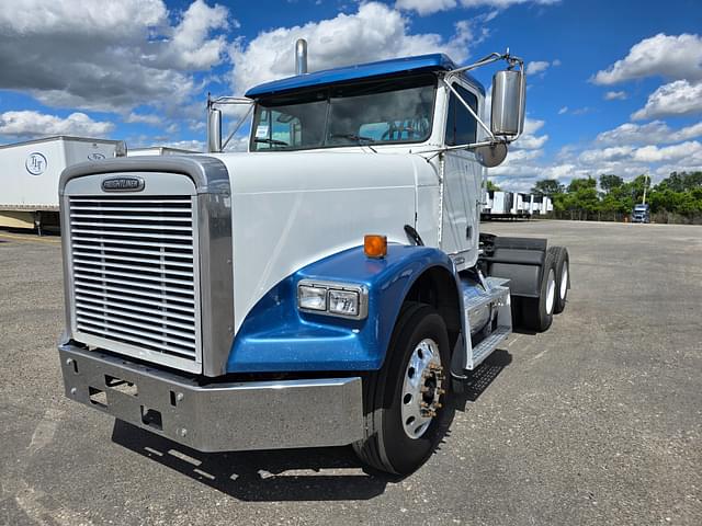Image of Freightliner FLD120SD equipment image 1