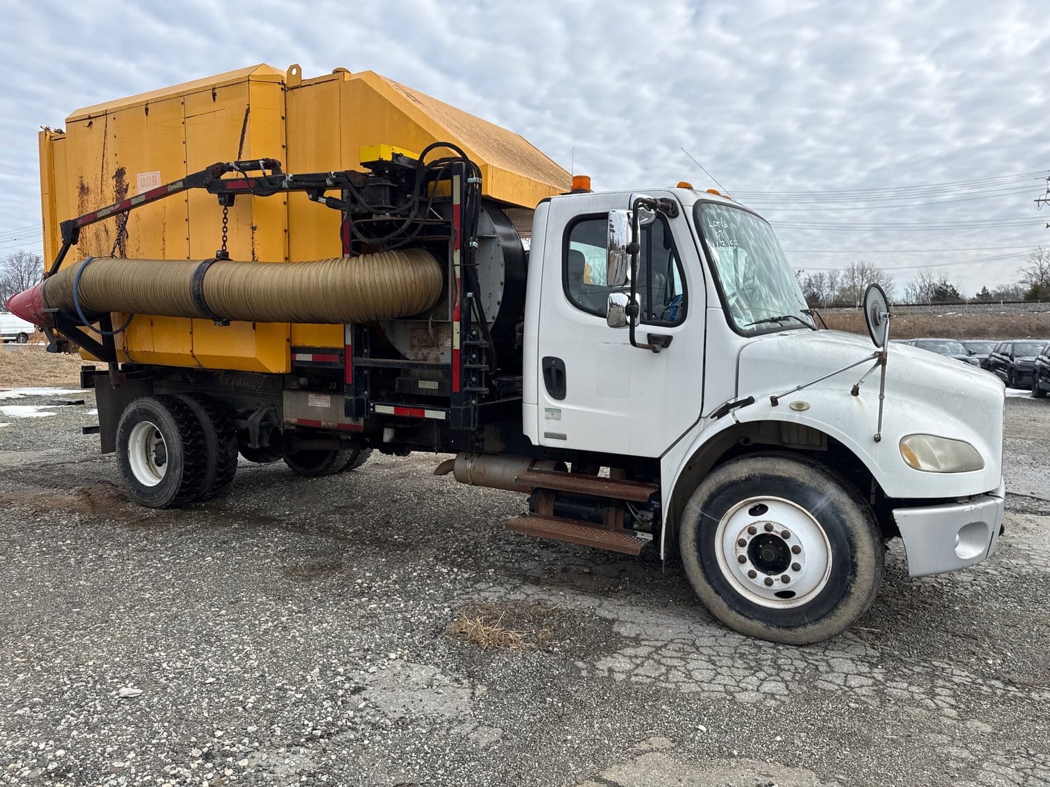 2007 Freightliner M2 106 Equipment Image0