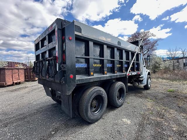 Image of Freightliner Business Class M2 equipment image 4