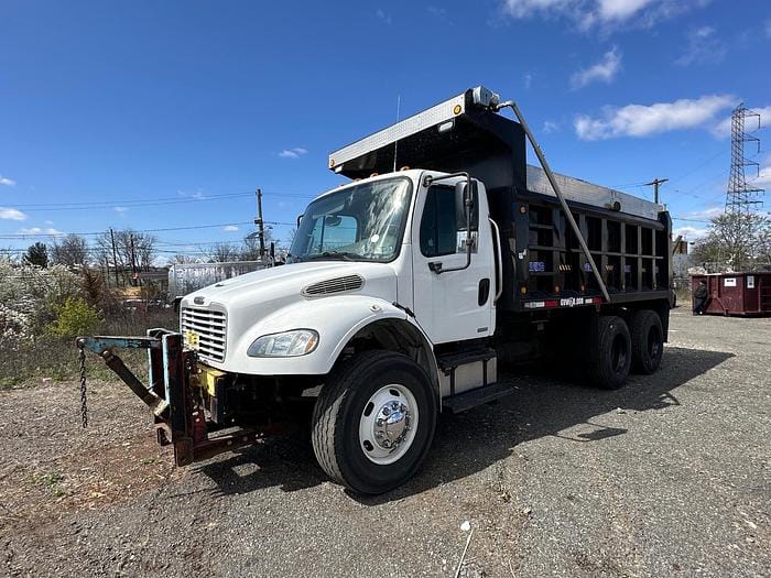 2007 Freightliner Business Class M2 Equipment Image0
