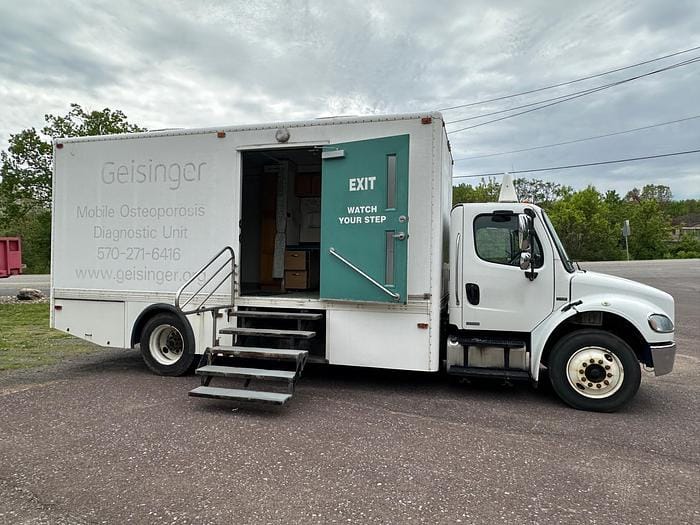 2007 Freightliner Business Class M2 Equipment Image0