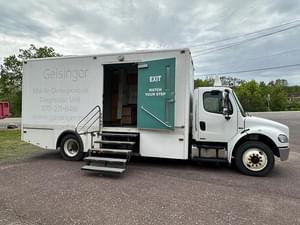 2007 Freightliner Business Class M2 Image