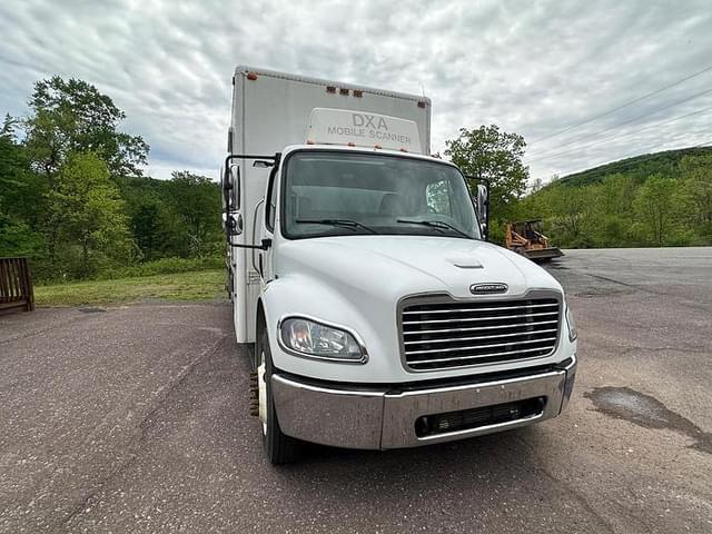 Image of Freightliner Business Class M2 equipment image 3
