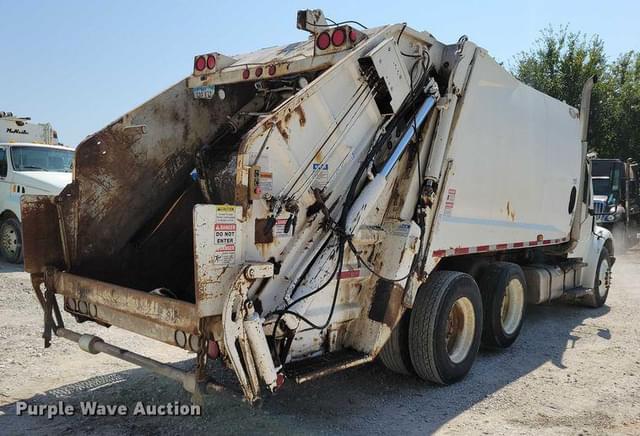 Image of Freightliner M2 equipment image 4