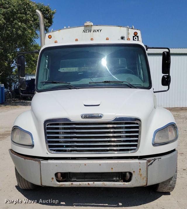 Image of Freightliner M2 equipment image 1