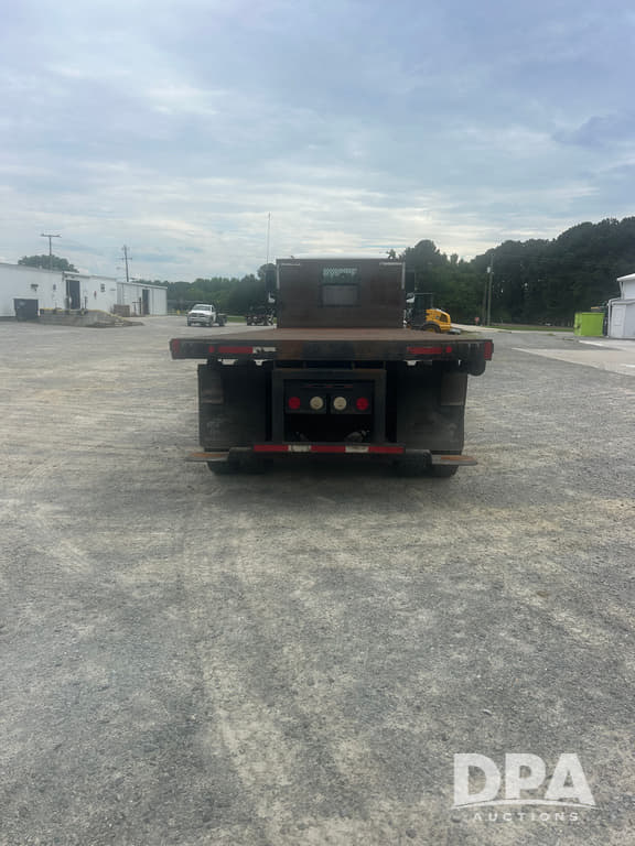 Image of Freightliner M2 equipment image 2