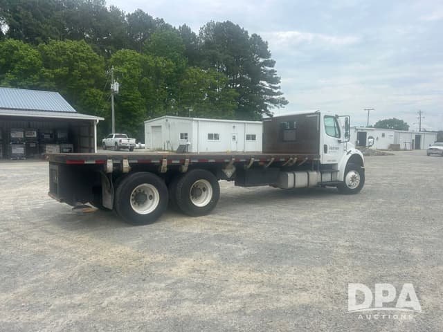 Image of Freightliner M2 equipment image 1