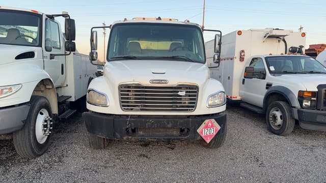 Image of Freightliner M2 equipment image 1