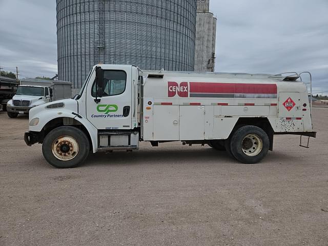 Image of Freightliner M2 equipment image 3