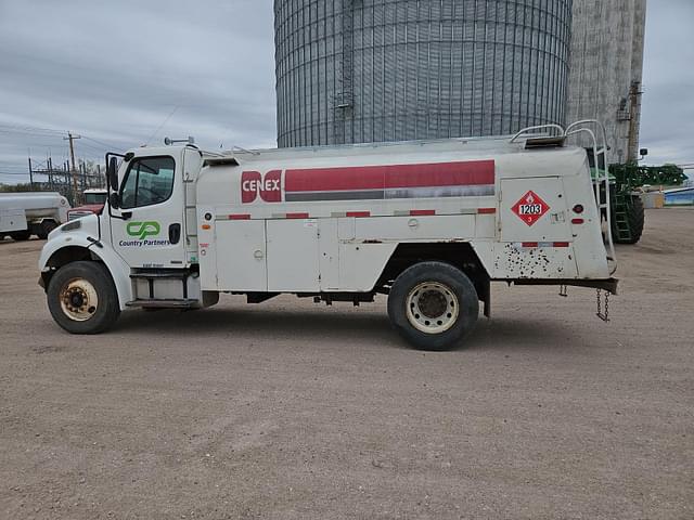 Image of Freightliner M2 equipment image 4