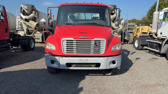 Image of Freightliner M2 equipment image 1