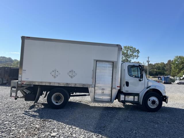 Image of Freightliner M2 equipment image 4
