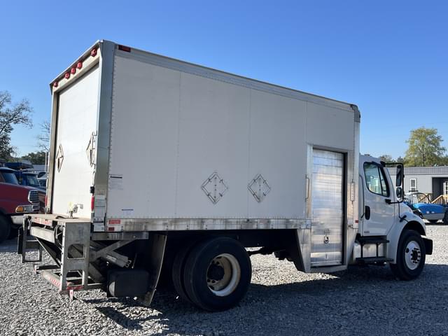 Image of Freightliner M2 equipment image 3