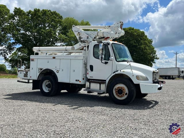 Image of Freightliner M2 equipment image 3