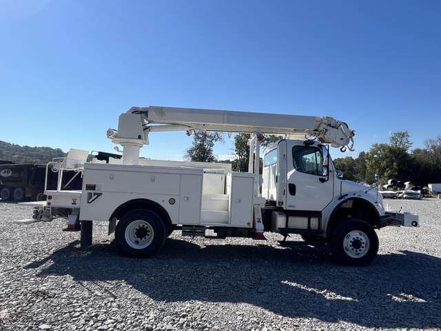 Image of Freightliner M2 equipment image 4