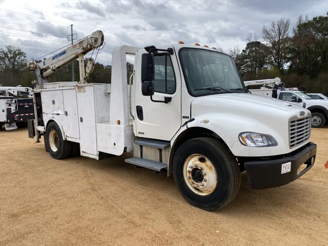 Image of Freightliner M2 equipment image 3