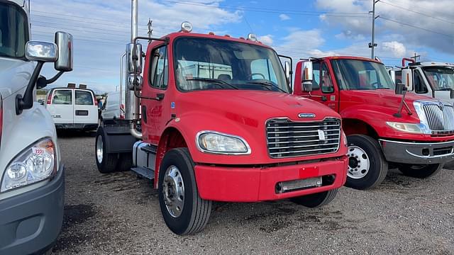 Image of Freightliner M2 equipment image 2