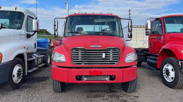 Image of Freightliner M2 equipment image 1