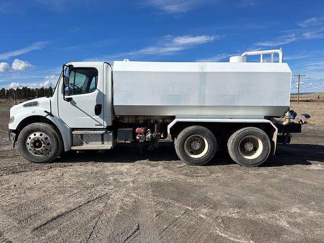 Image of Freightliner M2 equipment image 2