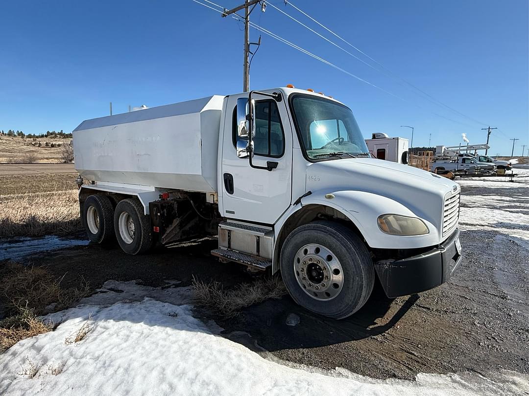 Image of Freightliner M2 Primary image