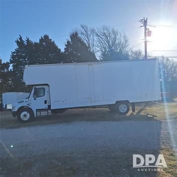 Main image Freightliner M2106