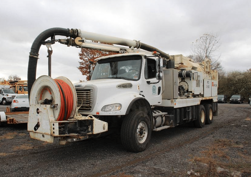 Image of Freightliner M2112V Primary image