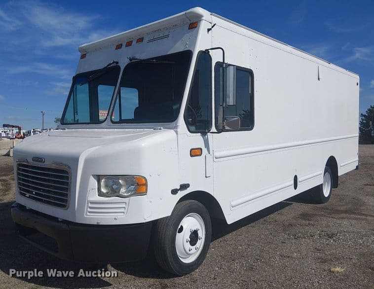 Image of Freightliner MT45 Primary image